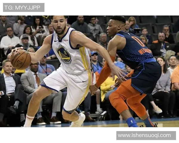 勇士与雷霆激战正酣球迷期待精彩对决再掀高潮 勇士与雷霆激战正酣球迷期待精彩对决再掀高潮